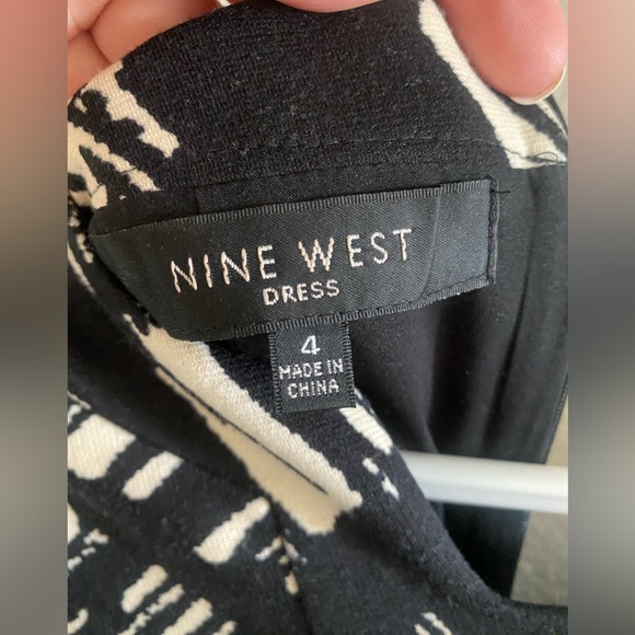 Nine West Sleeveless black and white Stretch Lined Midi Dress size 4 - Picture 9 of 9